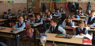 Au început înscrierile la școală. Câte clase vor fi înființate în județ!