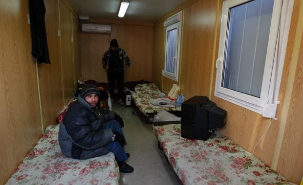 Centrul pentru oamenii străzii, aproape plin după prima ninsoare