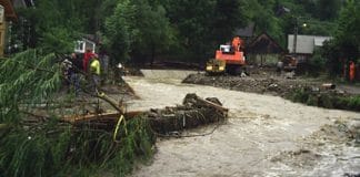 Bani de la Guvern pentru refacerea infrastructurii afectată de inundații