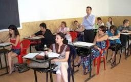 O invatatoare a incercat sa copieze la examenul de titularizare, desfasurat astazi
