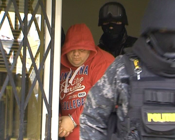 Grupare de hoţi din Constanţa, destructurată de poliţişti. Au fost prinşi în centrul oraşului la scurt timp după ce au dat o spargere