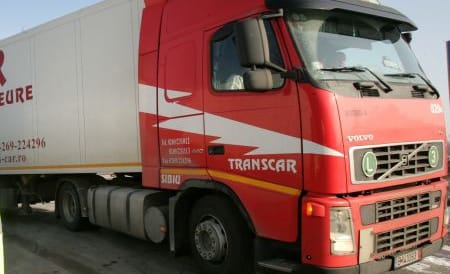 Parcare pentru tiruri în curtea Trans Bus