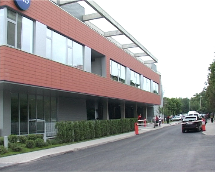 Terenul de sub Centrul de Dializă, vândut pentru a achiziționa aparatură nouă la Spitalul Județean