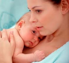 Viitoarele mămici ar putea beneficia de un ajutor, de 500 de lei, din partea statului pentru fiecare dintre copiii nou născuţi