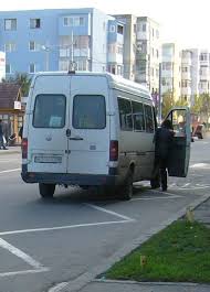 Video : Șoferii de maxi-taxi sancționați de polițiști