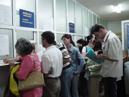 Program prelungit la înmatriculări, examinări, preschimbări de documente