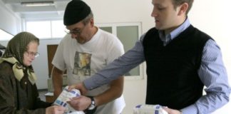 A inceput distribuirea ajutoarelor de la UE. Beneficiarii, asteptati sa isi ridice alimentele