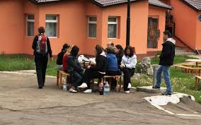 Centrul Cultural Francofon Buzău organizează la Sărata Monteoru singura tabără în limba franceză din România