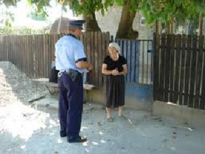 Prevenirea tâlhăriilor asupra femeilor, preocupare a poliţiştilor buzoieni