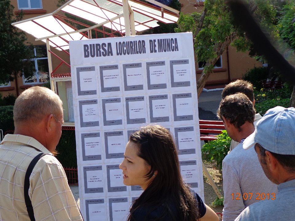 Astăzi, AJOFM organizează bursa locurilor de muncă pentru absolvenți. Sunt așteptate să participe toate persoanele aflate în căutarea unui loc de muncă