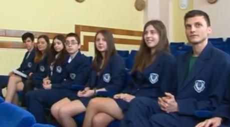 Unde este învățământul gratuit? La Hașdeu, doar uniforma costă 360 de lei