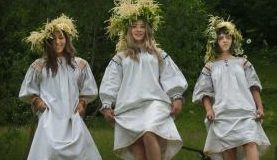 SÂNZIENELE. Tradiţii şi obiceiuri