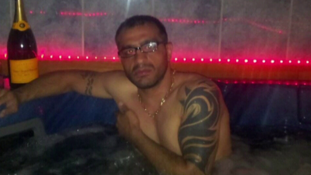 Poliţiştii din Buzău au cerut ca el să fie dat în urmărire internaţională, în luna octombrie. Bărbatul care ar fi bătut-o pe românca din Germania până la comă, certat cu legea şi în România