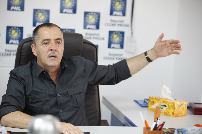 Deputatul Cezar Preda: ”Să nu se mai finanțeze echipa de minifotbal a Consiliului Județean. Să se de bani copiilor, pentru șah și oină”