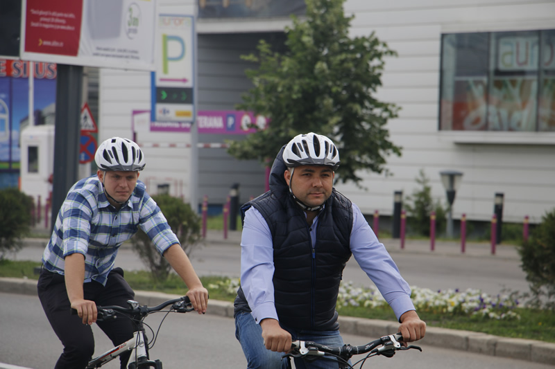 De Ziua Mediului, prefectul de Buzău, George Sava, a renunțat la mașină