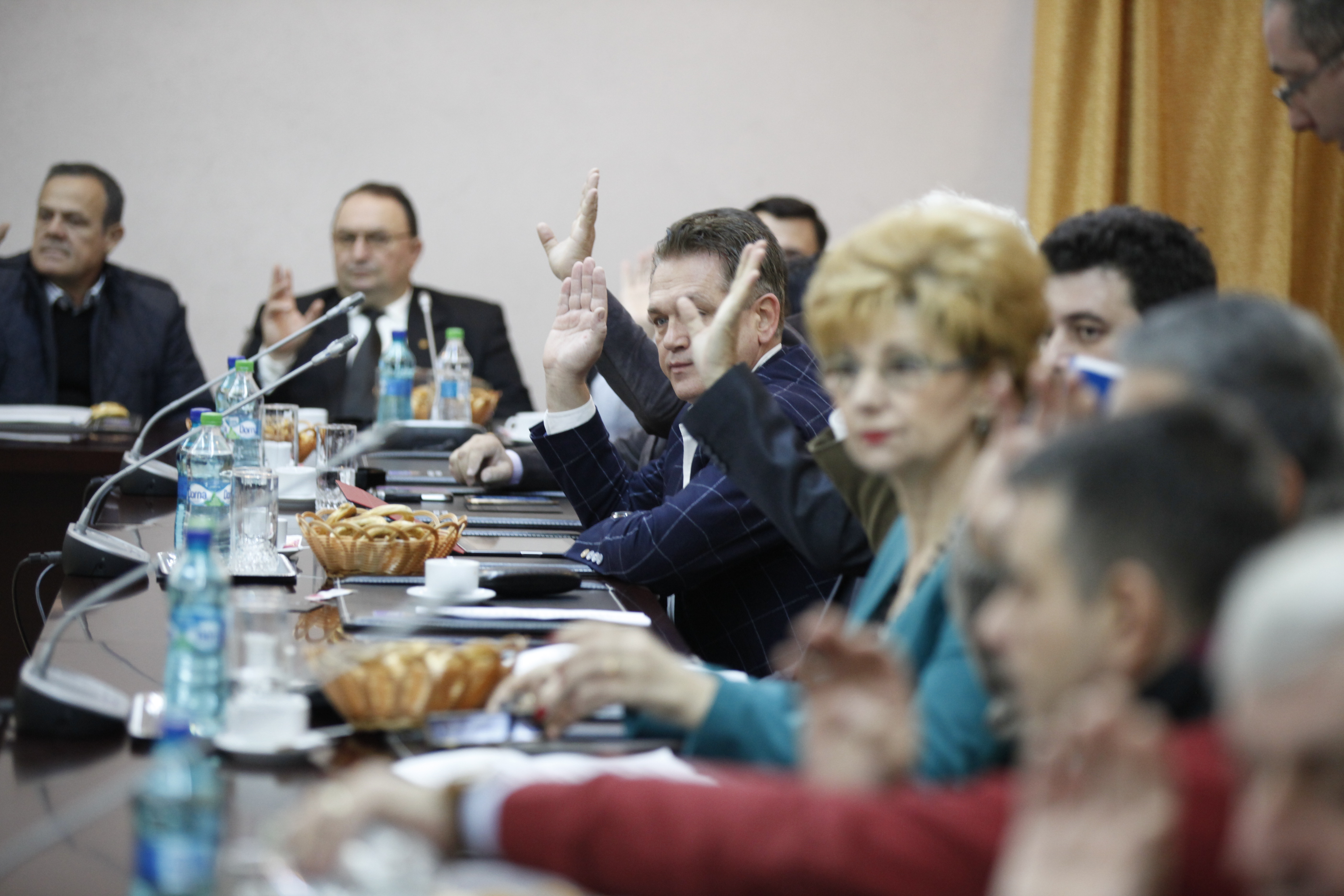 Proiecte trecute în totalitate, la ședința Consiliului Județean a lunii noiembrie