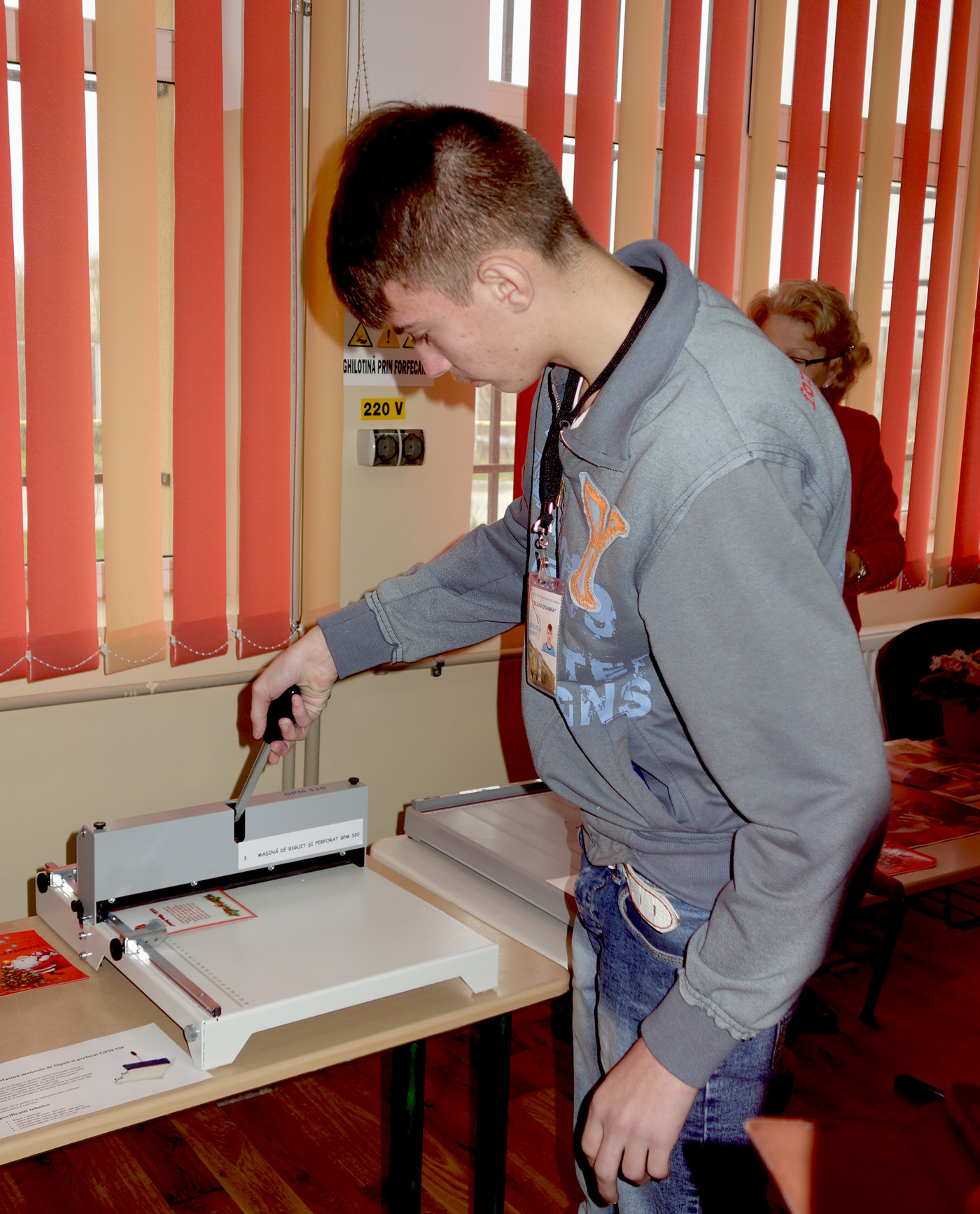 Mini-tipografie, donată în sprijinul tinerilor surdo-muți din Buzău