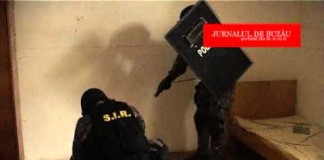 Video: Gruparea ilfoveană care îşi prăduia victimele prin metoda ” înţepării cauciucurilor” a fost prinsă de poliţiştii buzoieni