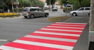 Trecerile de pietoni din oraş vor fi vopsite în roşu