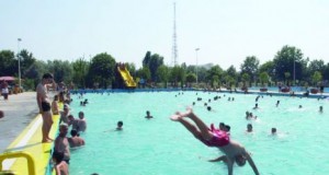 Pericolele din apa de la ştrand şi piscine