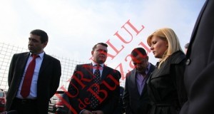 Bălării şi gunoaie în loc de blocuri ANL