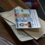 Anchetă în Săpoca ! Polițiștii verifică dacă s-au „cumpărat ” buletine pentru a se împiedica participarea la referendum