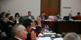 Constantin Ghinioiu este adeptul votului manual in Consiliul Judetean