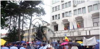 Sindicalistii buzoieni au programat in fata Prefecturii nu mai putin de 7 mitinguri de protest