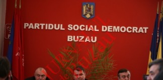 Cu ochii pe liberali, ca pe butelie