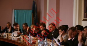 Trei „respinsi” de la titlul de Cetatean de onoare al municipiului