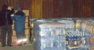 Afaceri ilegale cu alcool, descoperite de poliștii de la investigarea fraudelor