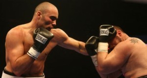 Buzoianul Bogdan Dinu boxează alături de Bute în gala „Campion pentru România”