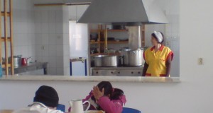 Beneficiarii Cantinei de Ajutor din Râmnicu Sărat, mai au hrană doar pentru o lună