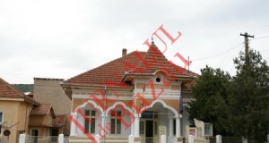 Update: Elevele accidentate în curtea şcolii din Cernăteşti ar fi trebuit să fie la ora de sport