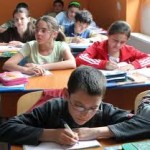 În cazuri excepţionale se pot depăşi la clasă 25 de elevi, asta prevede ordonanţa de Guvern care modifică legea învăţământului