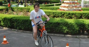 Concurs pe teme rutiere organizat de poliţişti pentru copiii cu vârste cuprinse între 10 şi 14 ani