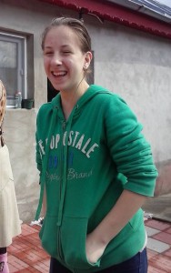 UPDATE: Adolescentă de 14 ani din Buzău, dată în urmărire națională. Le-a spus părinților că pleaca la școală și nu s-a mai întors