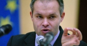 Funeriu îi trimite pe inspectorii școlari dar și pe directorii de școli la catedre