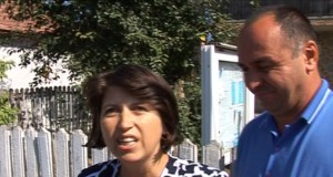 Directoarea şcolii din Cernăteşti, dar şi soţul acesteia, care este profesor de sport, riscă să rămână fără loc de muncă