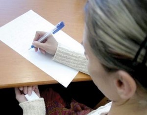 BACALAUREAT 2011: Trei elevi au fost daţi afară din sălile de examen
