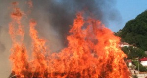 Pompierii, în gardă pentru prevenirea incendiilor la lăcaşurile de cult de sărbătoarea Adormirea Maicii Domnului