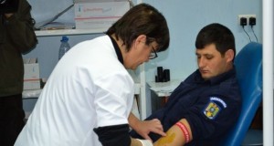 Jandarmii buzoieni vor dona sânge cu plutonul