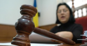 Poliţiştul şpăgar de la secţia din Pârscov a fost condamnat la doi ani de închisoare