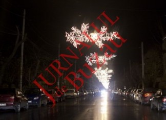 Buzăul, pregătit pentru sărbători. Instalațiile luminoase, deja montate