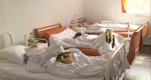 La un an de la închiderea celor trei spitale din judeţ, doar unul a fost transformat în centru de permanenţă