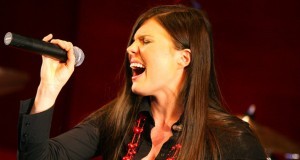 Paula Seling cântă în această seara la Cafeneaua Artiștilor