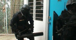 Percheziţii ale procurorilor DIICOT, în colaborare cu autorități judiciare franceze, pentru destructurarea unui grup de falsificatori de carduri