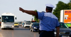 Peste 500 de sancţiuni aplicate de poliţişti în week-end ca urmare a neregulilor constatate în trafic