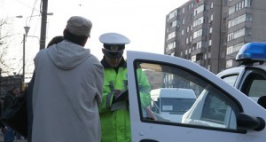 Week-end plin pentru poliţiştii de la Serviciul Rutier: 458 de contravenţii, 8 dosare penale şi 17 permise de conducere suspendate