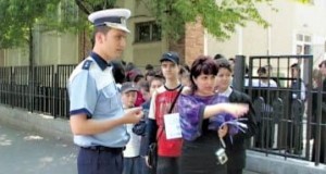 300 de poliţişti asigură ordinea la deschiderea noului an şcolar
